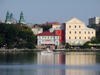 01 tarnopol jezioro i palac