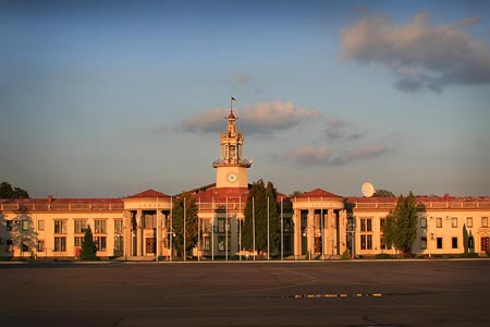 Airports in Western Ukraine ico