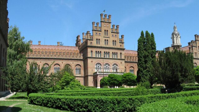 Residence of Bukovinian and Dalmatian Metropolitan 4