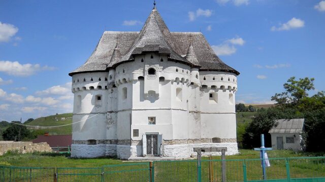 Sutkowce church Ukraine Moldova 230