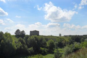 Sutkowce-remains-the-castle-Ukraine-Moldova-241