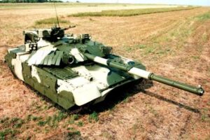 Przeczytaj artykuł UKRAIŃSKI CZOŁG T-84 „OPŁOT”